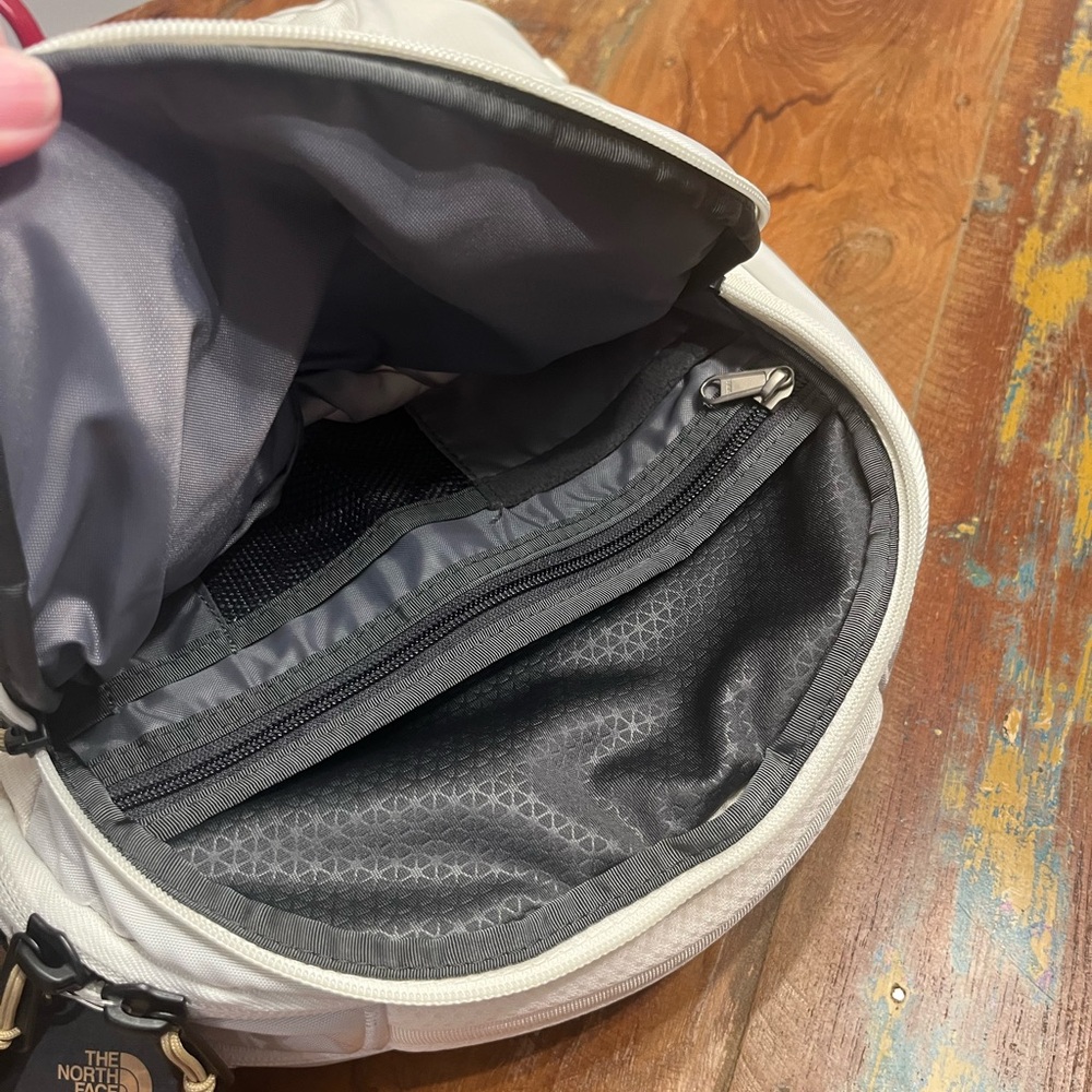NWT North Face Borealis Backpack-Gardenia White - Picture 5 of 8